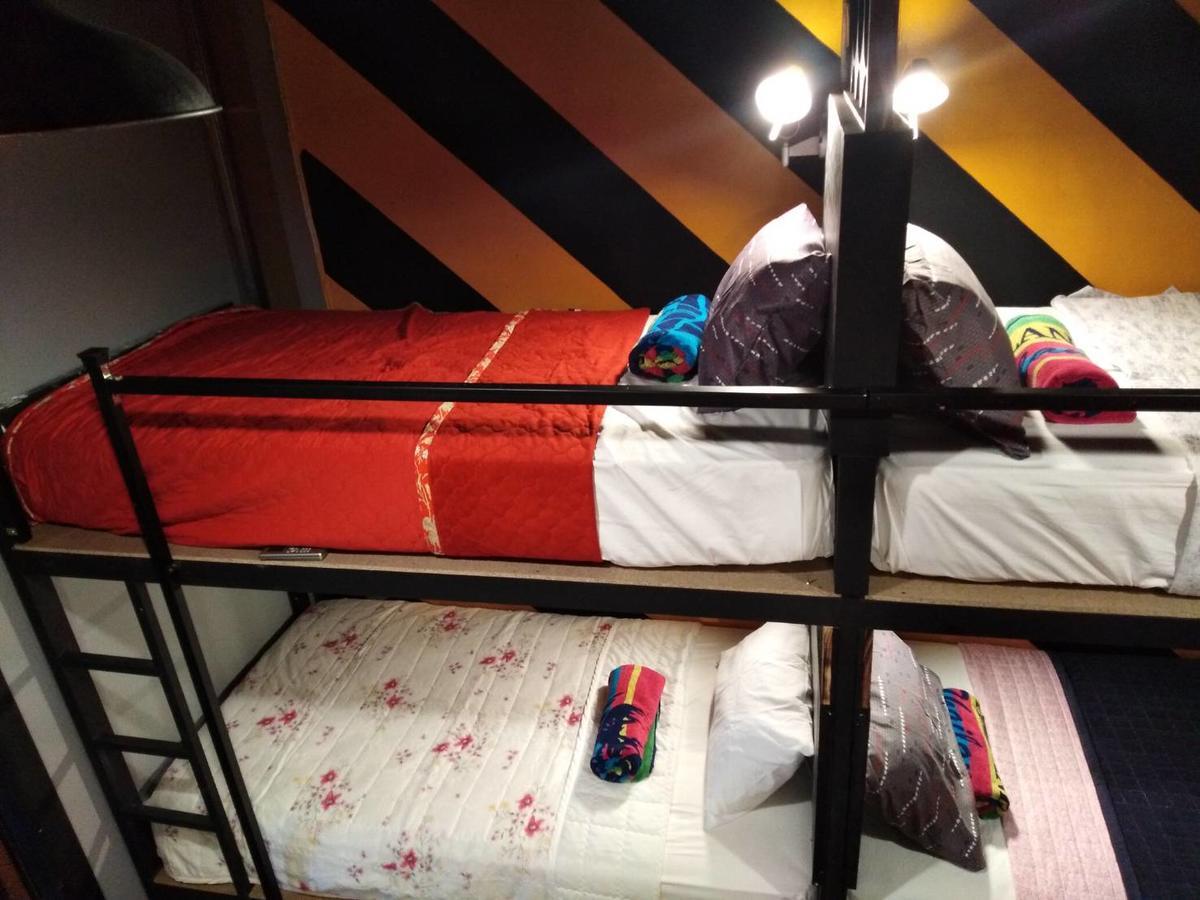 Chang Bed And Bar Hostel (Adults Only) Сураттхани Экстерьер фото