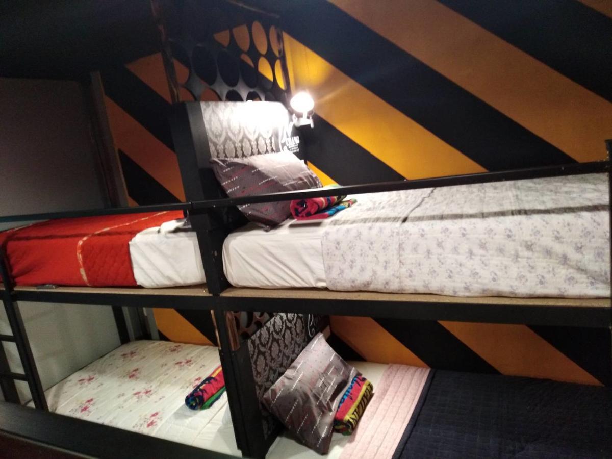 Chang Bed And Bar Hostel (Adults Only) Сураттхани Экстерьер фото