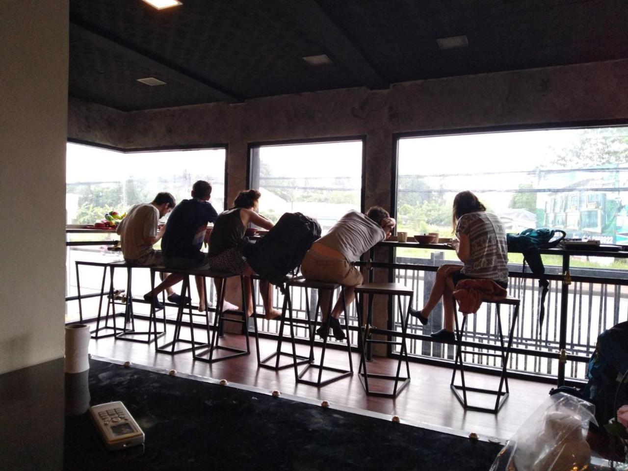 Chang Bed And Bar Hostel (Adults Only) Сураттхани Экстерьер фото