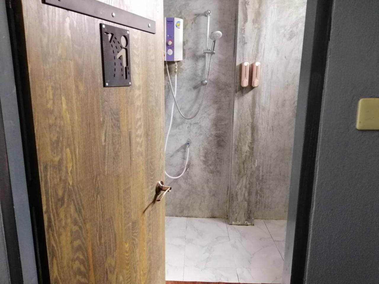 Chang Bed And Bar Hostel (Adults Only) Сураттхани Экстерьер фото